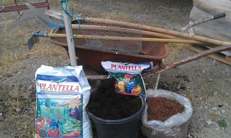 Pripomocˇki in sadilni material (002)